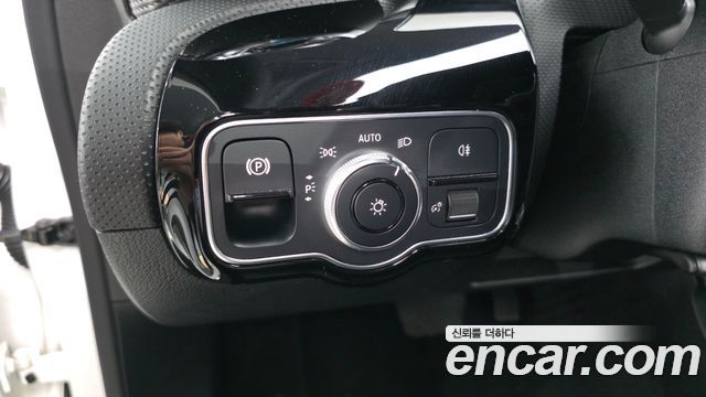 Mercedes-Benz A-Class (W177) A220 Sedan 2021 — фото 23