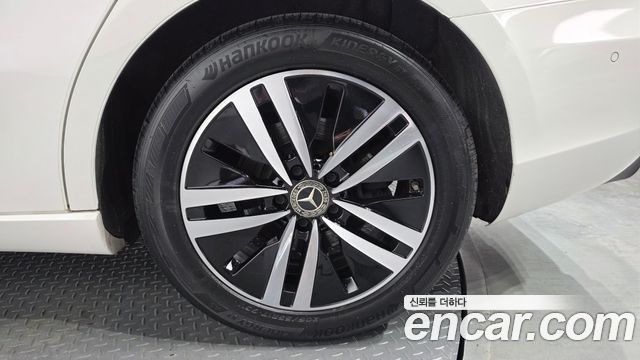 Mercedes-Benz A-Class (W177) A220 Sedan 2021 — фото 27