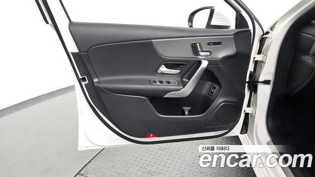 Mercedes-Benz A-Class (W177) A220 Sedan 2021 — фото 30