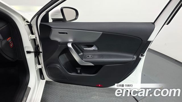 Mercedes-Benz A-Class (W177) A220 Sedan 2021 — фото 33