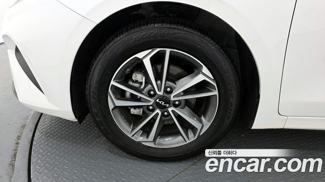 Kia K3 (II) 1.6 Prestige 2023 — фото 5