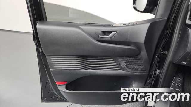 Hyundai Staria Tourer 9-Seater Modern 2025 — фото 24