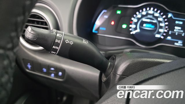 Hyundai Kona Electric Premium 2021 — фото 28