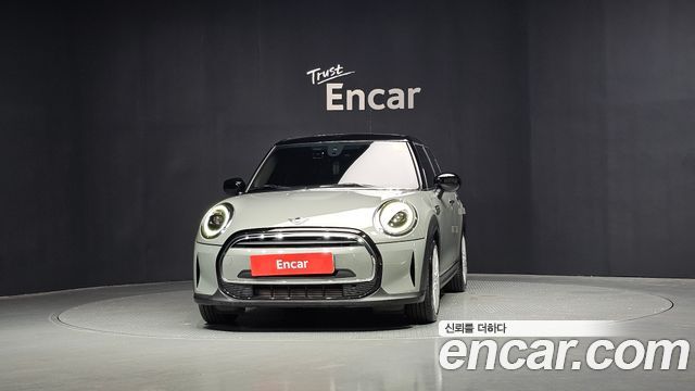 MINI Cooper 5-Door Classic Plus 3rd 2022 — фото 3