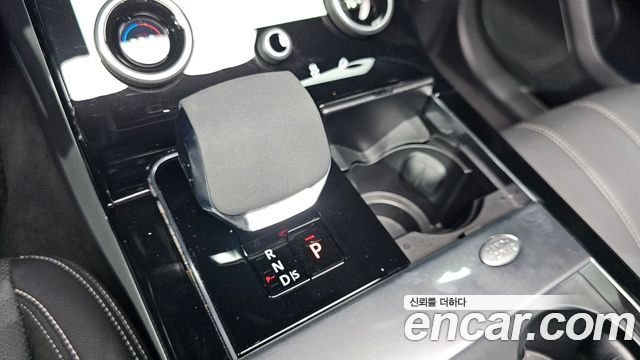 Land Rover Range Rover Velar 3.0 P400 R-Dynamic SE 2023 — фото 9