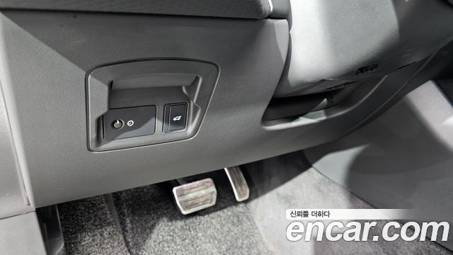 Land Rover Range Rover Velar 3.0 P400 R-Dynamic SE 2023 — фото 19