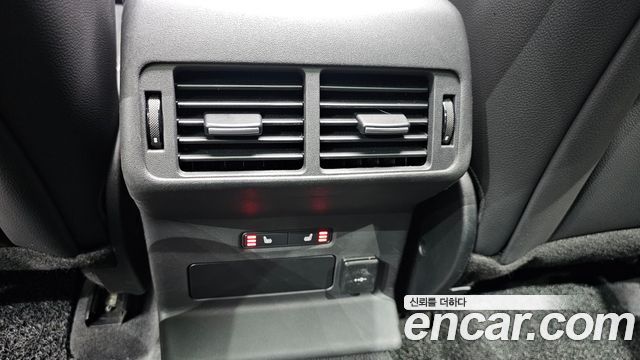 Land Rover Range Rover Velar 3.0 P400 R-Dynamic SE 2023 — фото 20