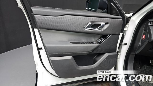 Land Rover Range Rover Velar 3.0 P400 R-Dynamic SE 2023 — фото 24