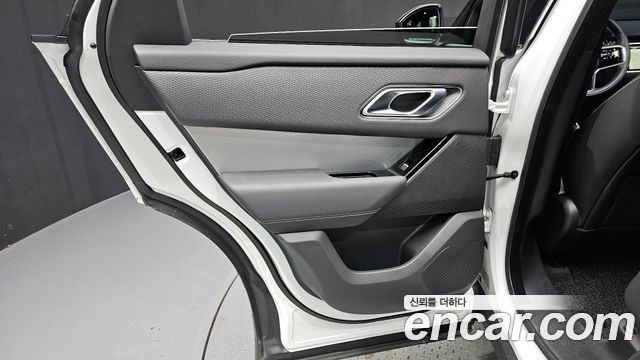 Land Rover Range Rover Velar 3.0 P400 R-Dynamic SE 2023 — фото 25