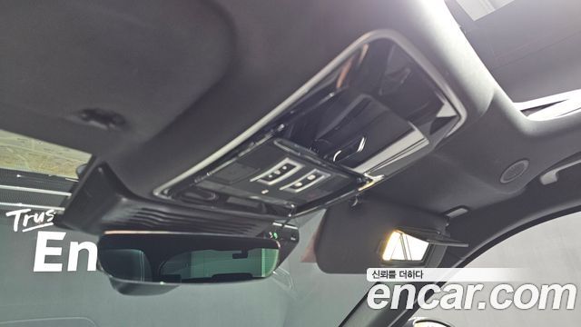 Land Rover Range Rover Velar 3.0 P400 R-Dynamic SE 2023 — фото 27