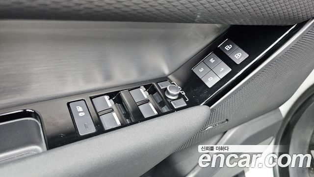 Land Rover Range Rover Velar 3.0 P400 R-Dynamic SE 2023 — фото 28
