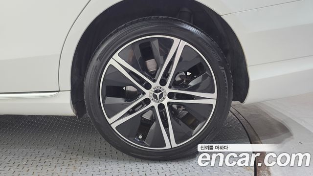 Mercedes-Benz C-Class (W205) C220 d 4MATIC 2020 — фото 21