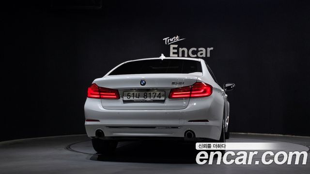 BMW 5 Series (G30) 520i Luxury 2019 — фото 4