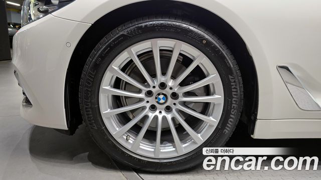 BMW 5 Series (G30) 520i Luxury 2019 — фото 5