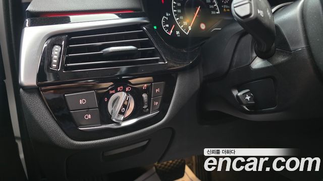 BMW 5 Series (G30) 520i Luxury 2019 — фото 17