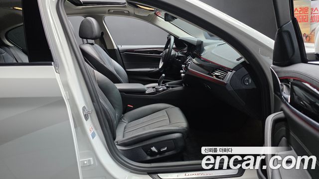 BMW 5 Series (G30) 520i Luxury 2019 — фото 26