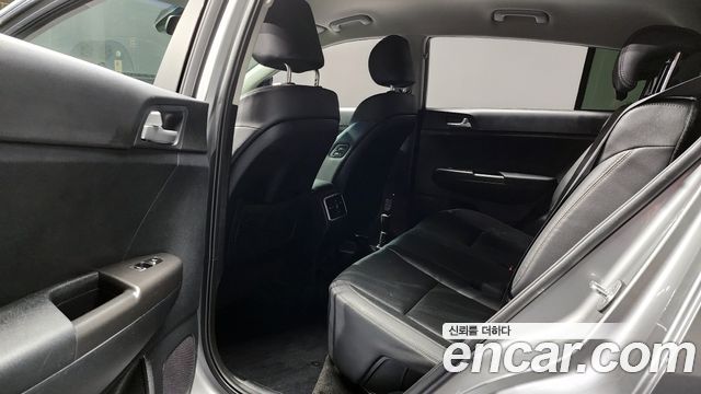 Kia Sportage The Bold Diesel 1.6 2WD Prestige 2022 — фото 12