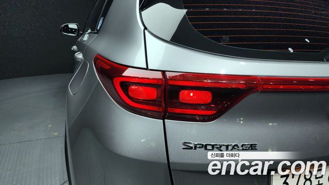 Kia Sportage The Bold Diesel 1.6 2WD Prestige 2022 — фото 23