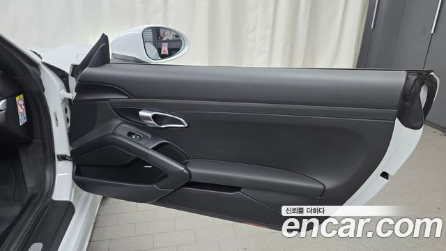 Porsche 718 Boxster 2.0 2019 — фото 31