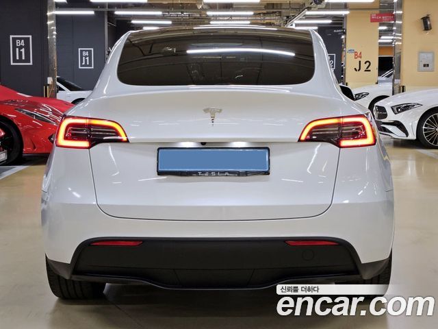Tesla Model Y RWD 2023 — фото 4