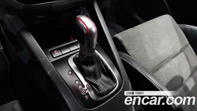 Volkswagen Scirocco 2.0 TSI R 2013 — фото 9