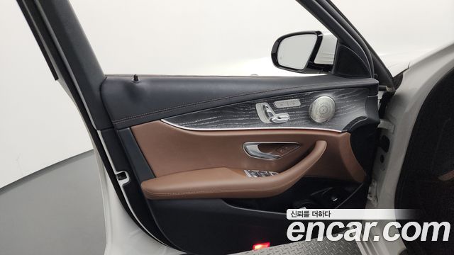 Mercedes-Benz E-Class (W213) E350 4MATIC Avantgarde 2022 — фото 24