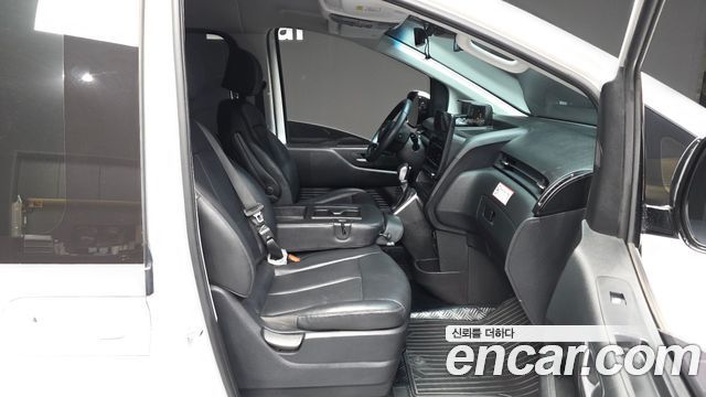 Hyundai Staria Tourer 11-Seater Modern 2025 — фото 11