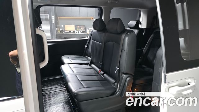 Hyundai Staria Tourer 11-Seater Modern 2025 — фото 26