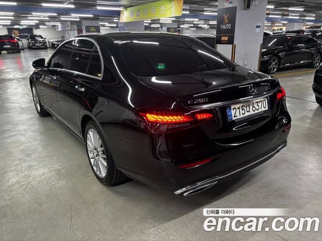 Mercedes-Benz E-Class (W213) E250 Exclusive 2022 — фото 2