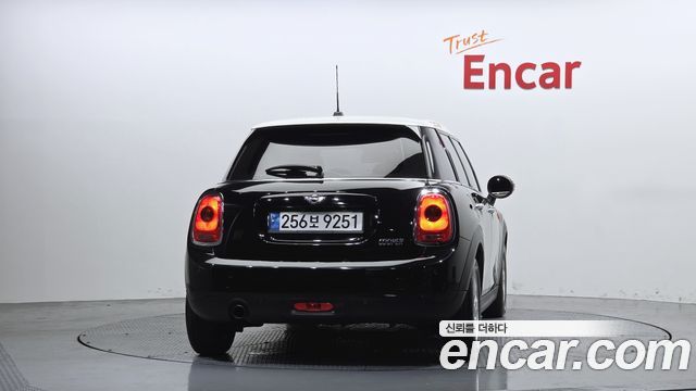 MINI Cooper 5Door Standard 3rd 2017 — фото 4