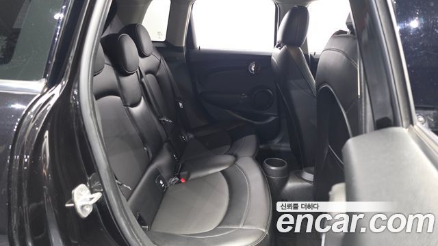 MINI Cooper 5Door Standard 3rd 2017 — фото 11