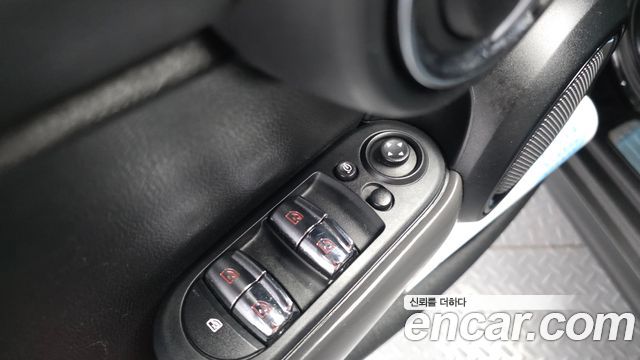 MINI Cooper 5Door Standard 3rd 2017 — фото 19