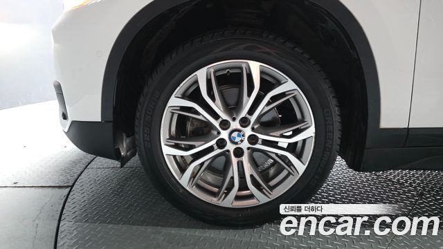 BMW X1 (F48) xDrive 18d Joy 2018 — фото 5