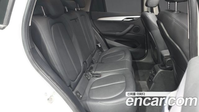 BMW X1 (F48) xDrive 18d Joy 2018 — фото 16