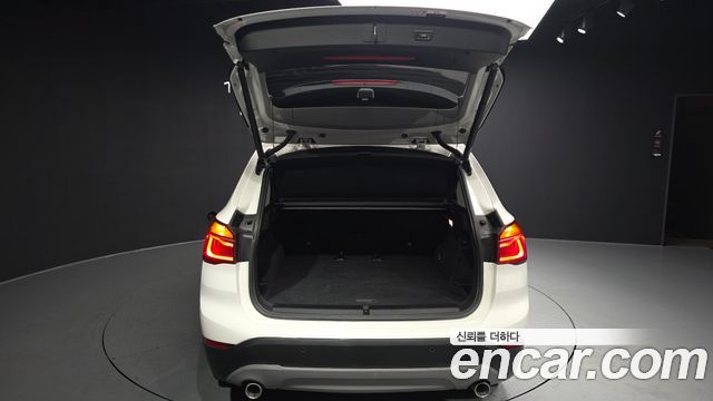BMW X1 (F48) xDrive 18d Joy 2018 — фото 24