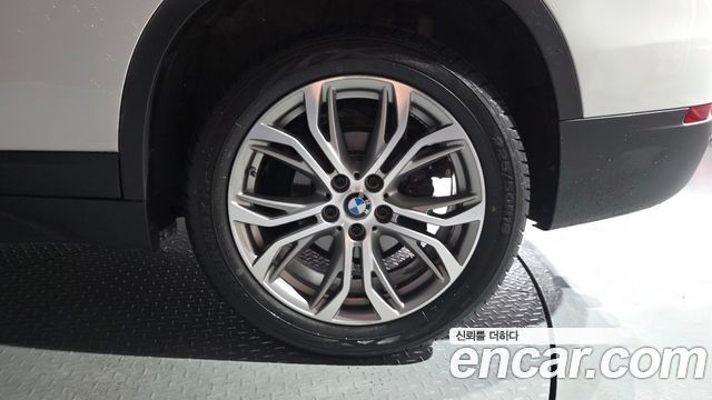 BMW X1 (F48) xDrive 18d Joy 2018 — фото 27