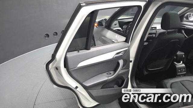 BMW X1 (F48) xDrive 18d Joy 2018 — фото 31