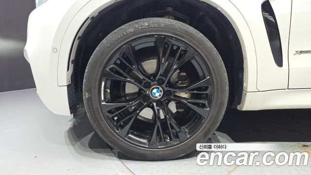 BMW X6 (F16) xDrive 35i 2016 — фото 5