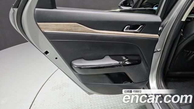 Kia K5 (III) 2.0 Noblesse 2022 — фото 31