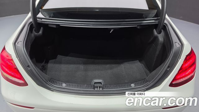 Mercedes-Benz E-Class (W213) E300 Avantgarde 2020 — фото 17