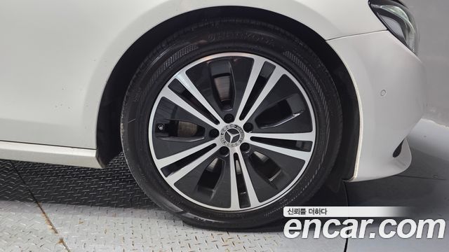 Mercedes-Benz E-Class (W213) E300 Avantgarde 2020 — фото 21