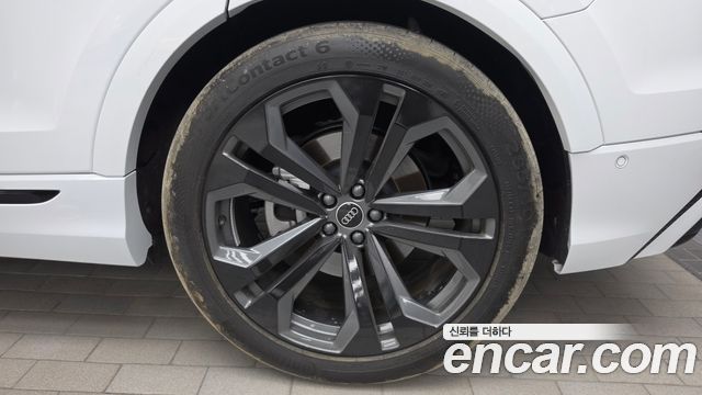 Audi Q8 (4M) 55 TFSI Quattro Premium 2023 — фото 21