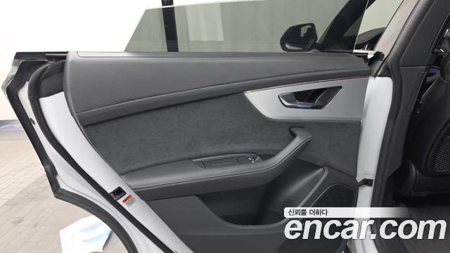 Audi Q8 (4M) 55 TFSI Quattro Premium 2023 — фото 25
