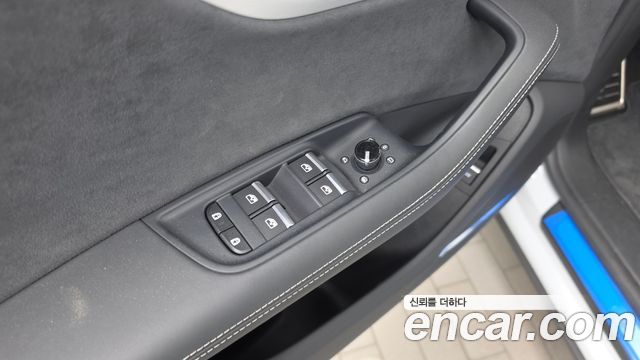 Audi Q8 (4M) 55 TFSI Quattro Premium 2023 — фото 29