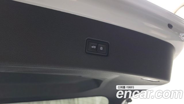 Audi Q8 (4M) 55 TFSI Quattro Premium 2023 — фото 33