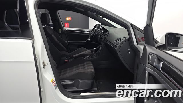 Volkswagen Golf (VII) 2.0 GTI Extreme Edition 2016 — фото 12