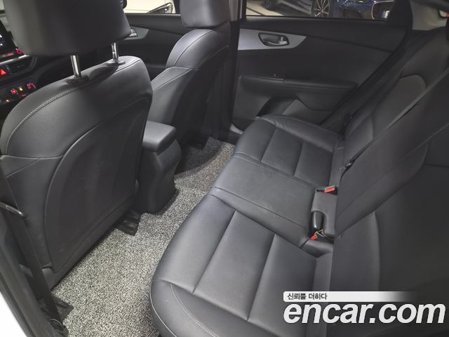 Kia K3 (II) 1.6 Trendy 2023 — фото 10