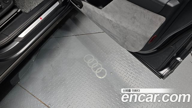 Audi Q3 (F3) 35 TDI Premium 2025 — фото 35