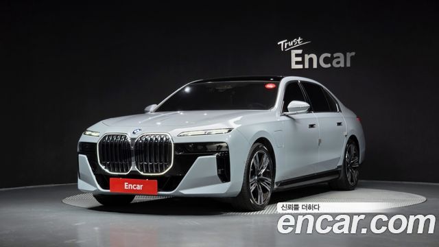 BMW 7 Series (G70) 750e xDrive M Sport 2026 — фото 1