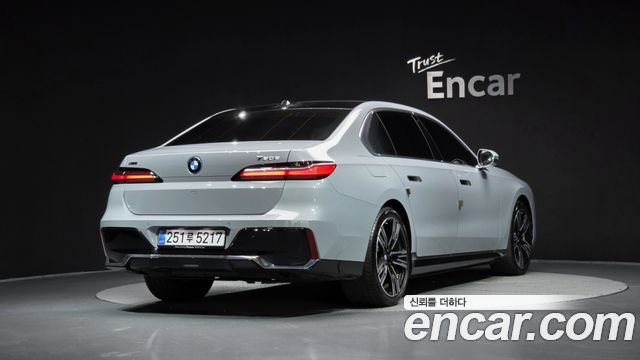 BMW 7 Series (G70) 750e xDrive M Sport 2026 — фото 2